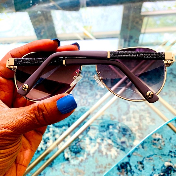 ✨Vince Camuto✨Silver & Gray Aviator Sunglasses (VC596; 165 mm) W/Gray Logo Case - Picture 6 of 15